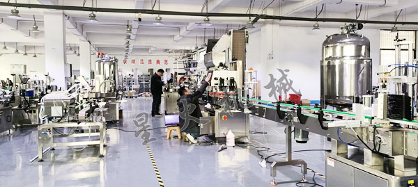 江苏食用油灌装机称重灌装旋盖贴标生产线